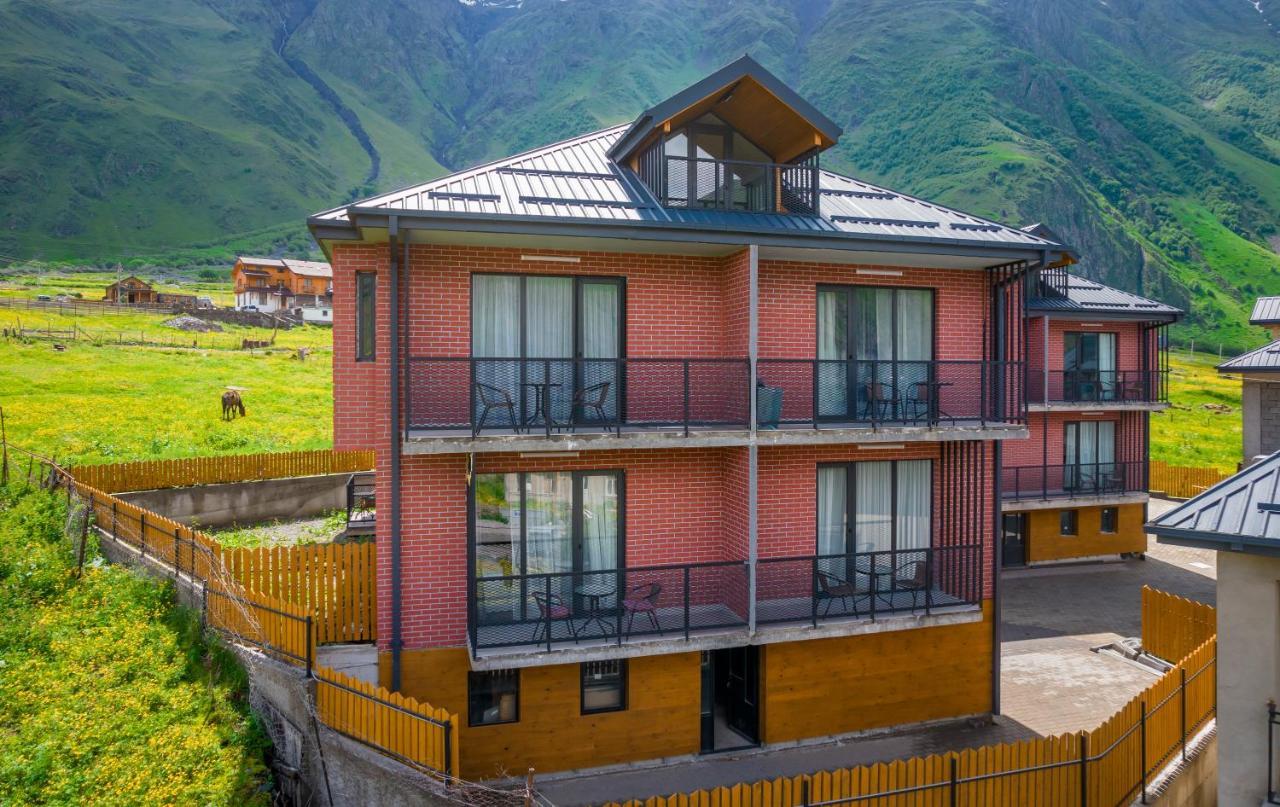 Devdaraki Apartments Kazbegi Exteriör bild
