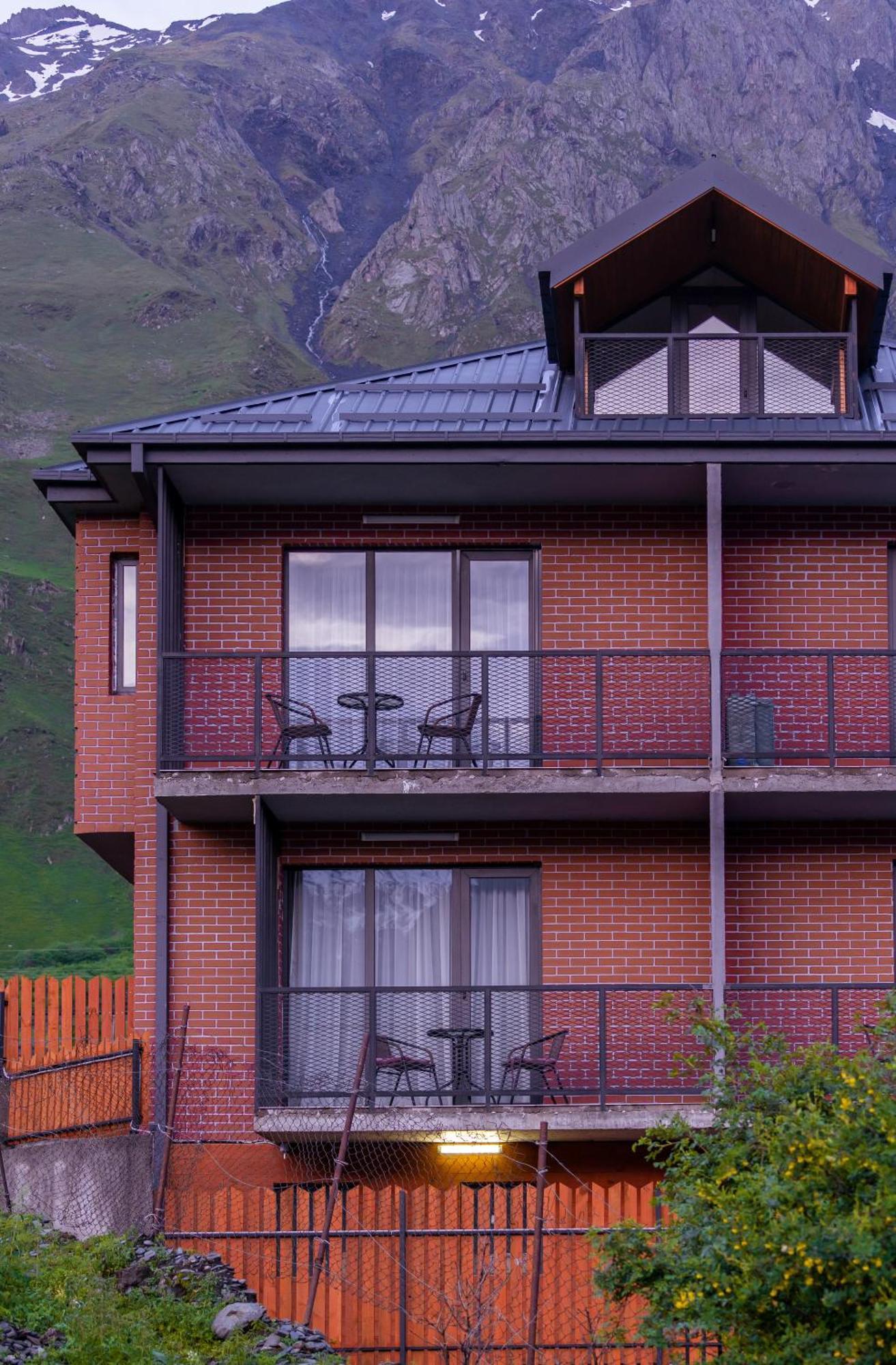 Devdaraki Apartments Kazbegi Exteriör bild
